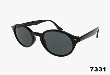 Wholesale Medium Oval Key Hole Bridge Classic Sunglasses Black round sunglasses with dark gray lenses and small gold metal accents on the temples
