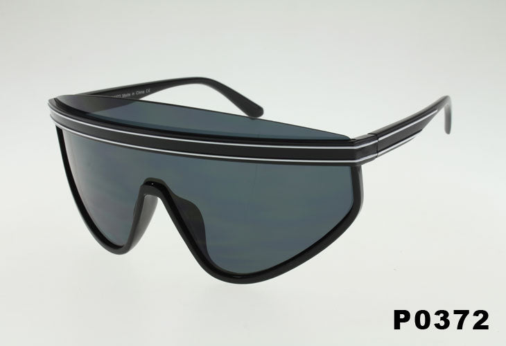 Black shield-style sunglasses on a light gray background with 'P0372' label.